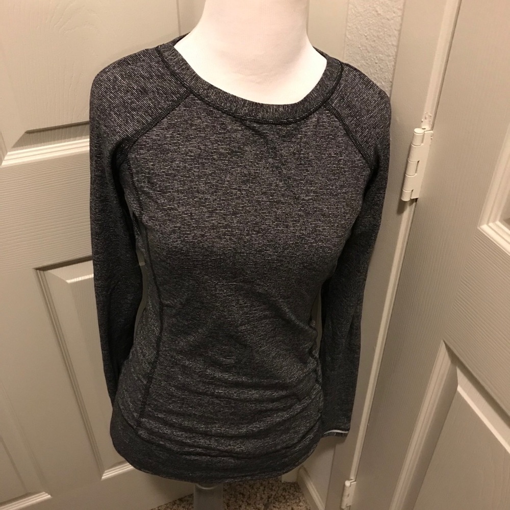 Lululemon Long Sleeve Top Size 4
